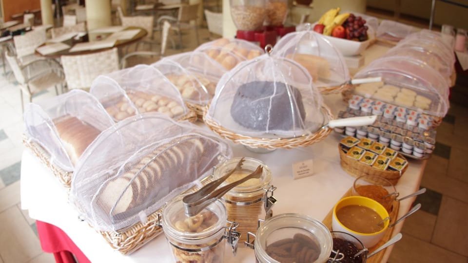 Breakfast, Buffet breakfast