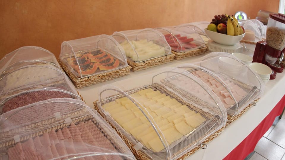 Breakfast, Buffet breakfast