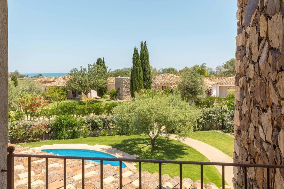 Pool view, Sea view