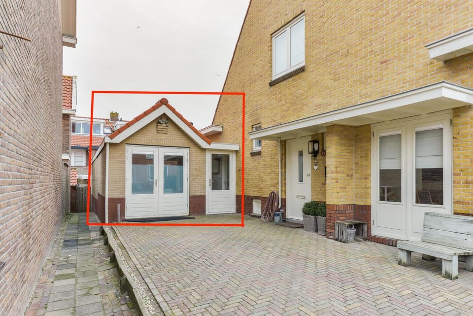 Property building, Patio, Facade/entrance
