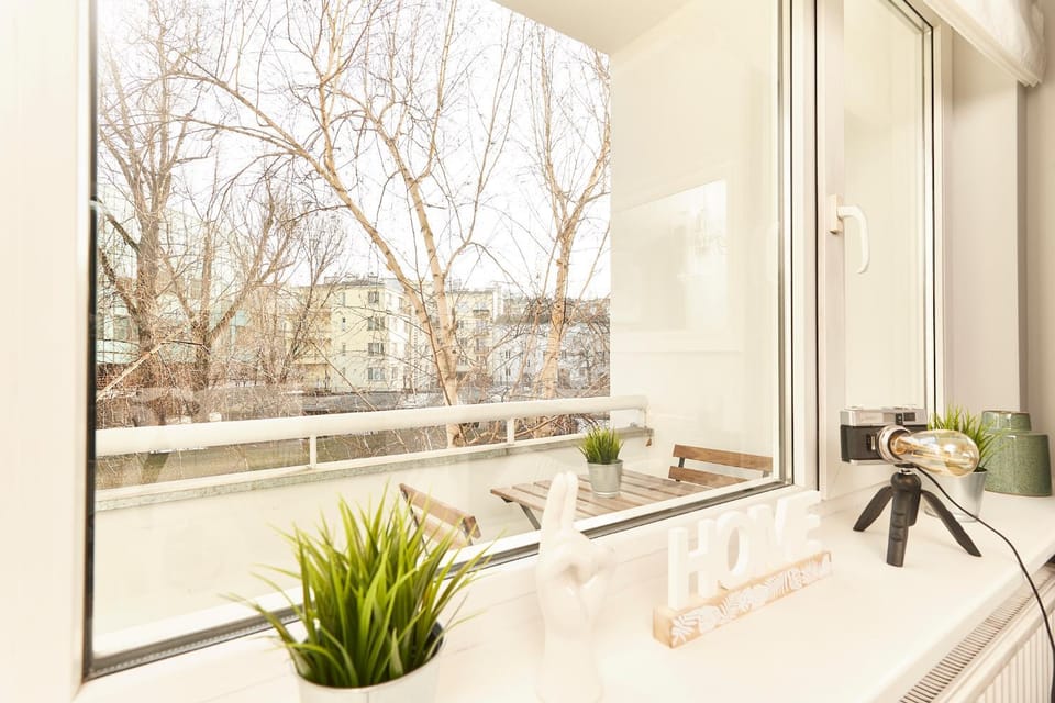 Balcony/Terrace, Quiet street view, Inner courtyard view