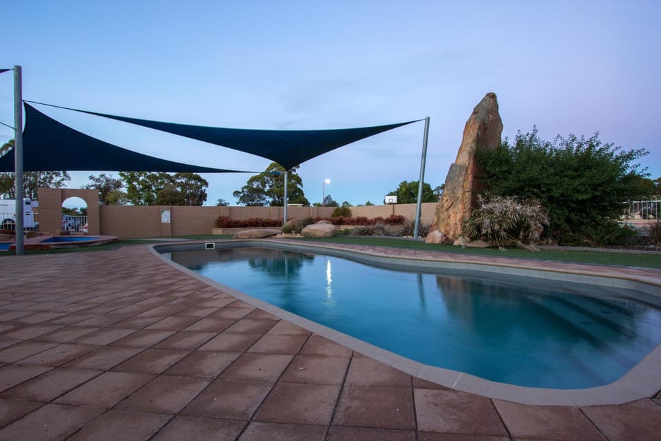 Swimming pool, Swimming pool