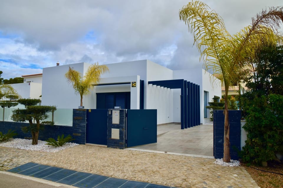 Amora Villa Sacha Villa in Quarteira
