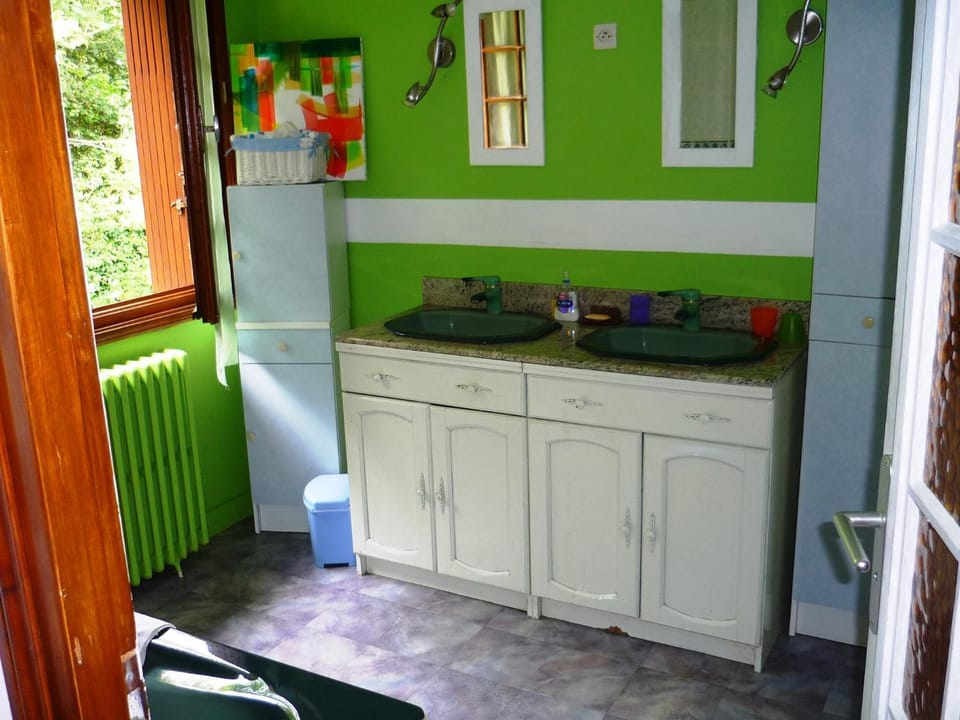 Property building, Bathroom