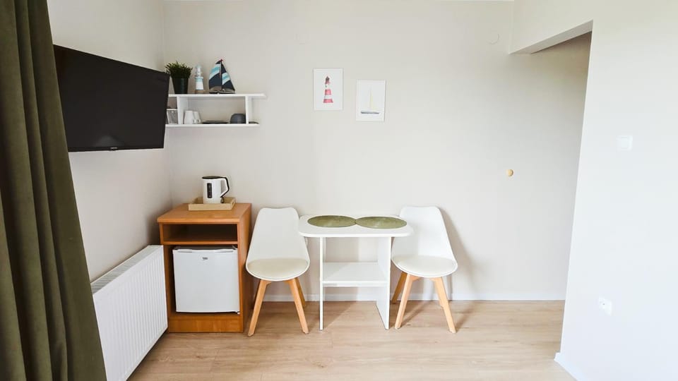 Photo of the whole room, Decorative detail, furniture