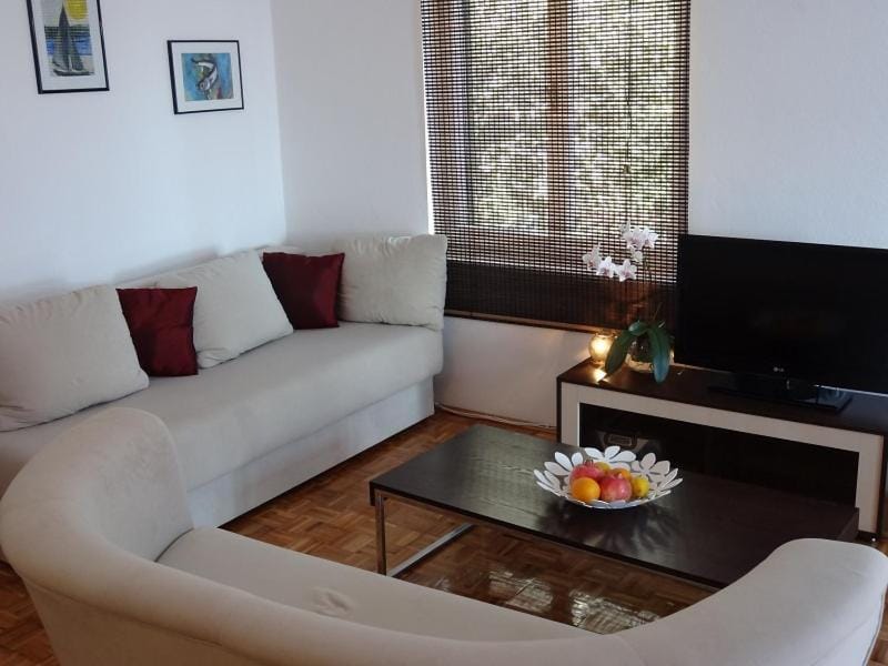 Trogir Yellow House Apartment in Trogir