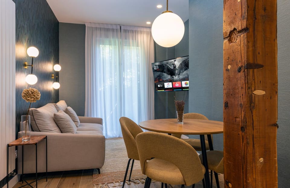 BIG 4 ROOMS in a Centric Home Parking Included House in San Sebastian