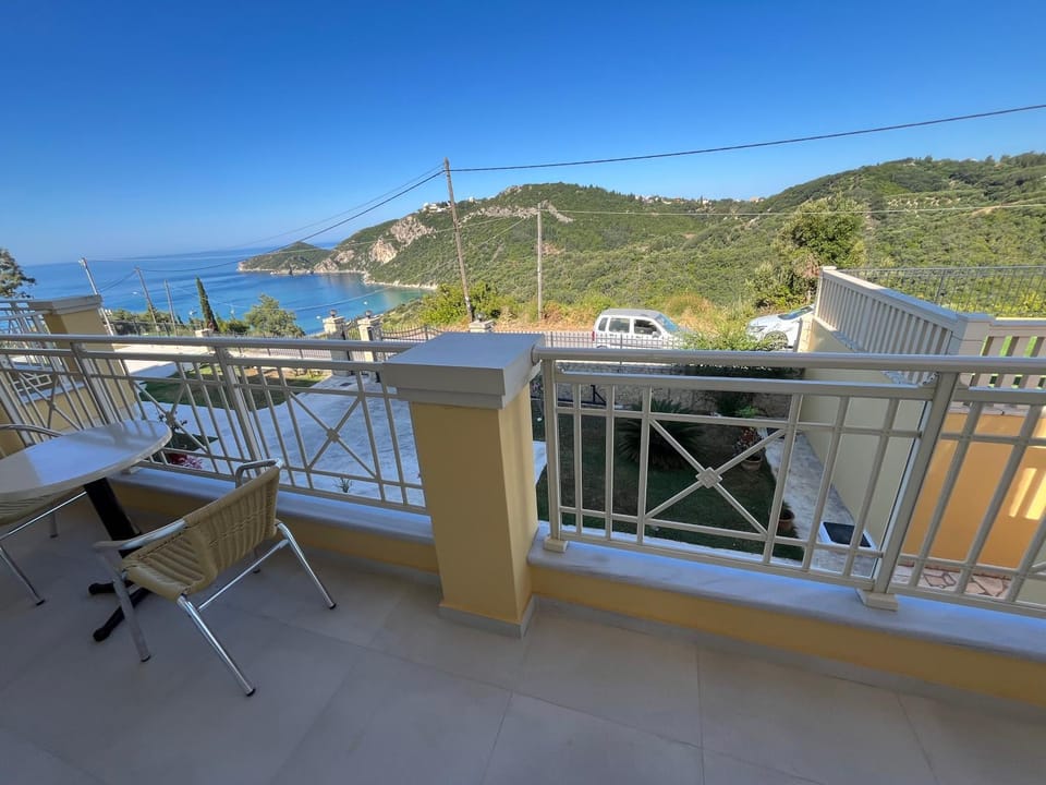 View (from property/room), Balcony/Terrace, Mountain view, Sea view