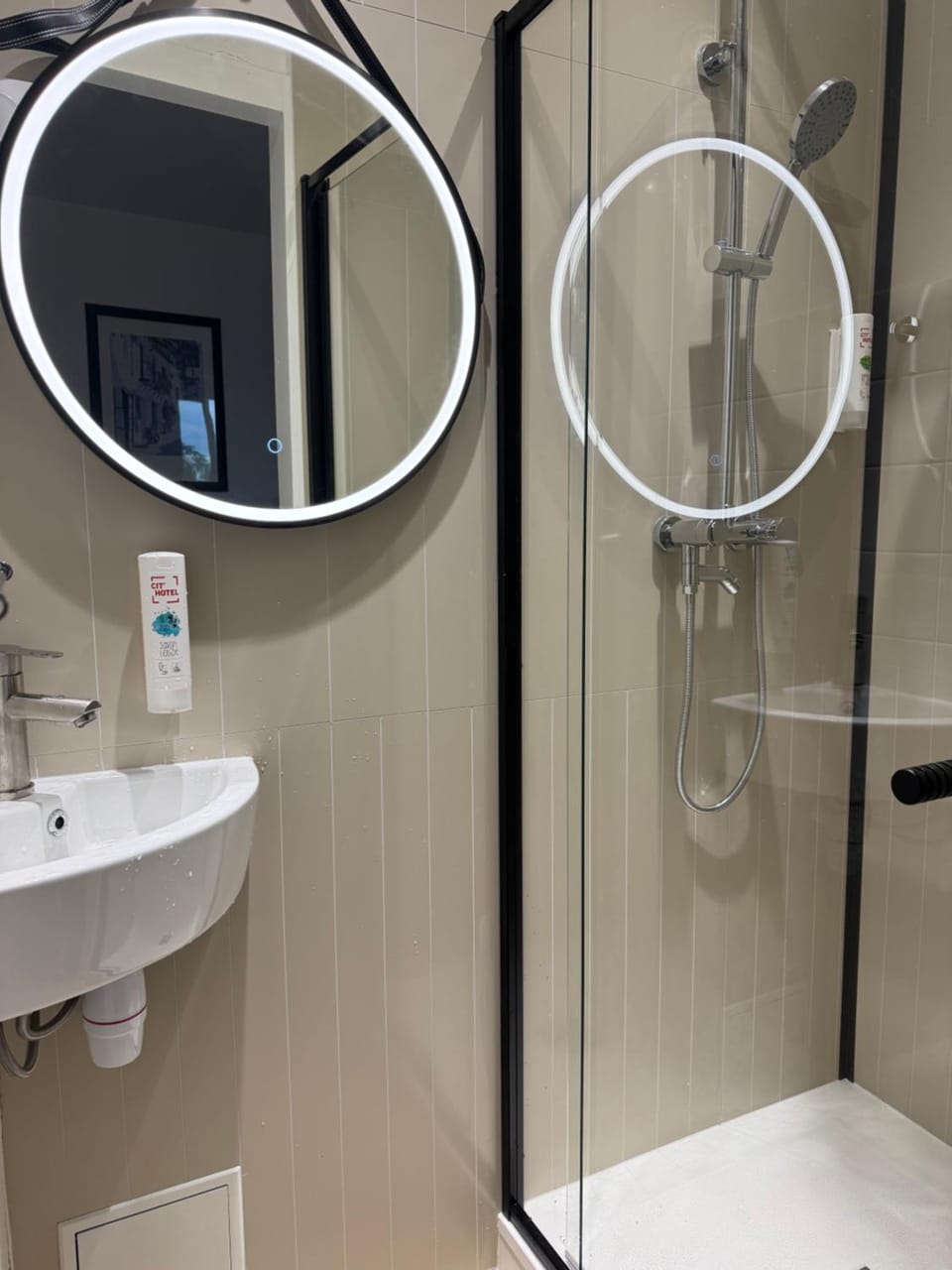 Cit'Hôtel l'Europe - Cholet Gare Hotel in Pays de la Loire