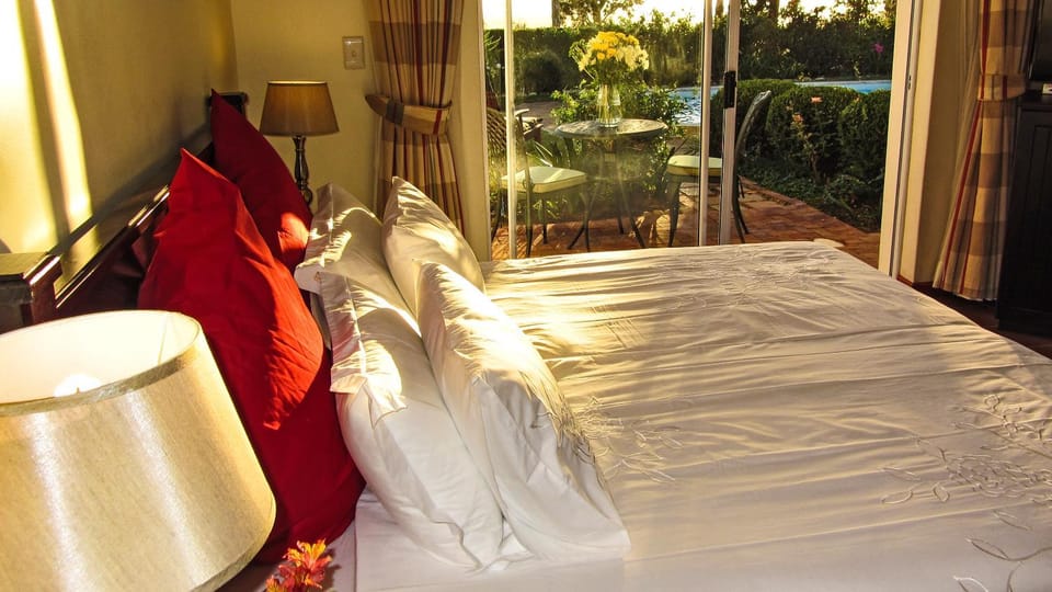 Bed, Photo of the whole room, Garden view, Pool view, Sea view, Swimming pool