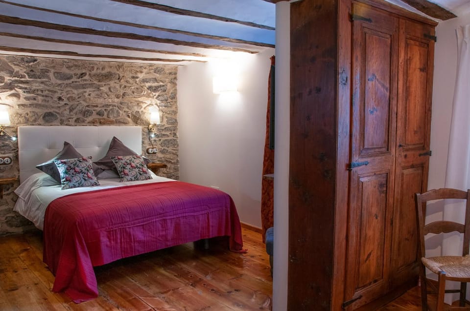 Bed, Photo of the whole room