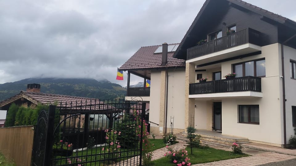 Aqualina Colibita - pe malul lacului Bed and Breakfast in Romania