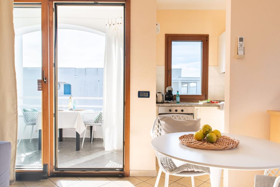 Balcony/Terrace, Kitchen or kitchenette, Living room, Seating area, Dining area, Lunch