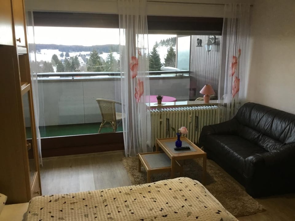 Gemütliche 1Z FeWo in Schönwald mit Balkon, Schwimmbad, Sauna, Fitness Apartment in Baden-Württemberg