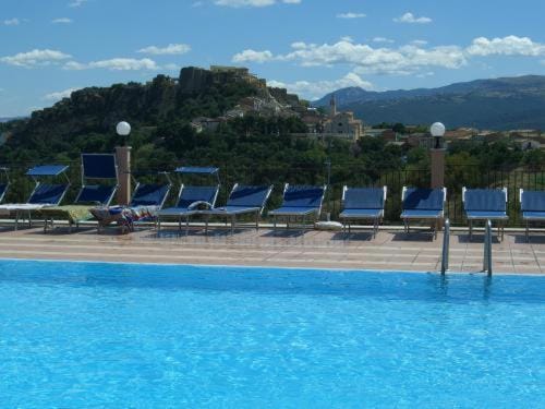 Day, Swimming pool