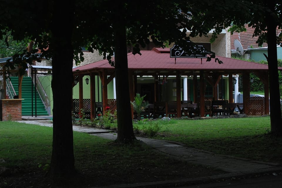 Restaurant/places to eat, Decorative detail