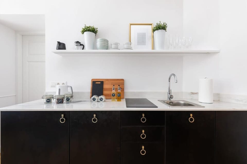 Kitchen or kitchenette