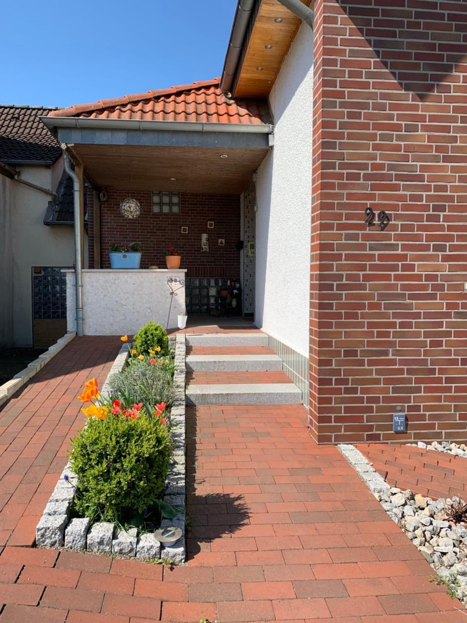 Facade/entrance