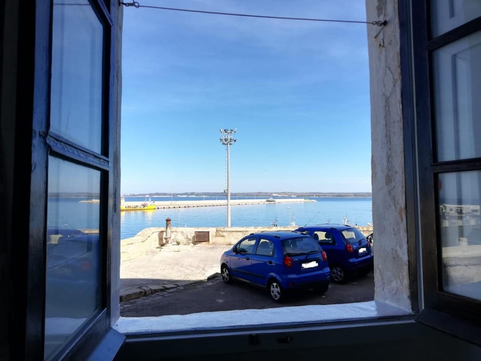 Camera vista mare Holidayz Bed and Breakfast in Gallipoli