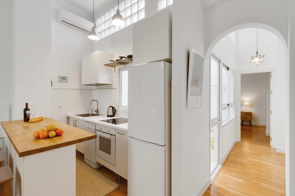 Kitchen or kitchenette, Dining area, Communal kitchen