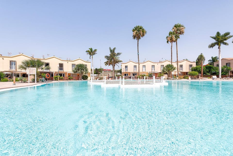 Property building, Natural landscape, Pool view, Swimming pool