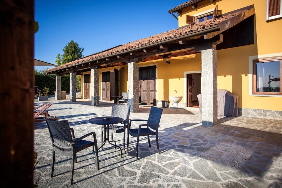 Villa Vinory - La Mandragola Villa in Piedmont