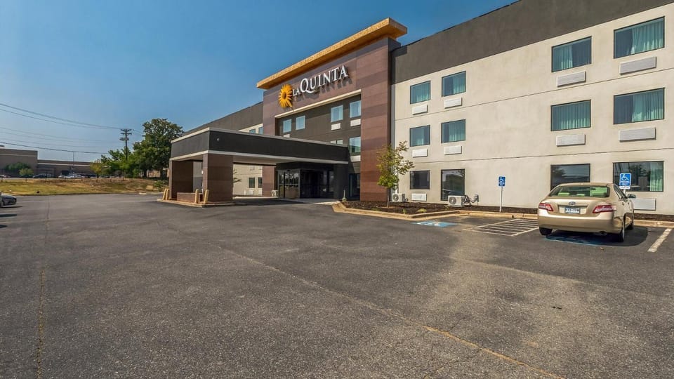 Property building, Day, Parking