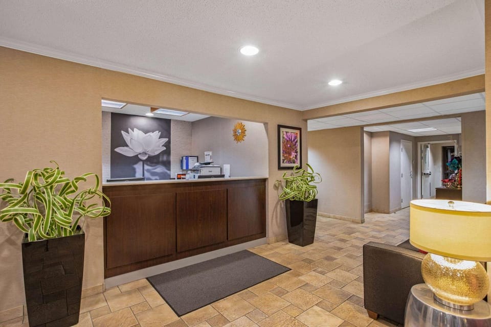 Lobby or reception, On site