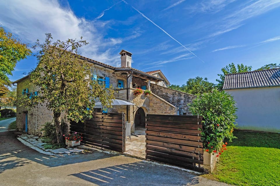 Erisa in Trošti (Haus für 6 Personen) House in Istria County
