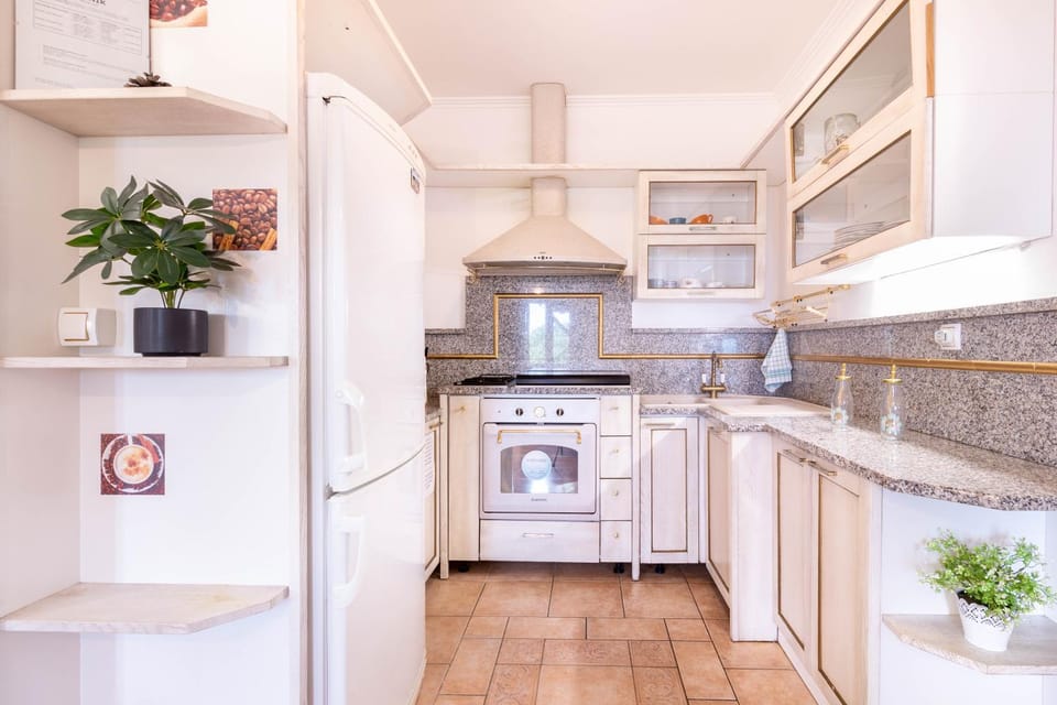 Kitchen or kitchenette, pet friendly