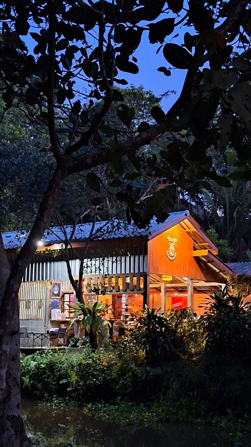 BaanRaiChayKhaoFarmStay Bed and Breakfast in Thailand