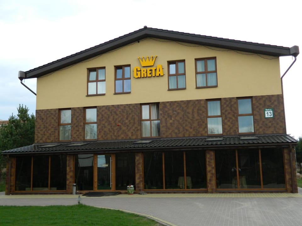 Property building, Day