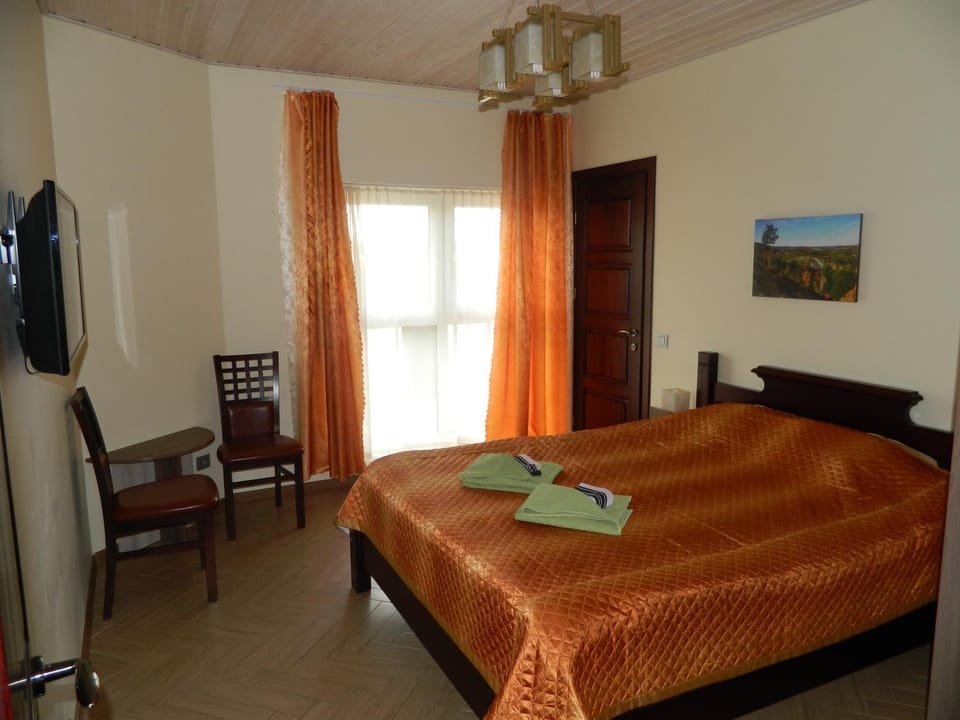 Day, Photo of the whole room