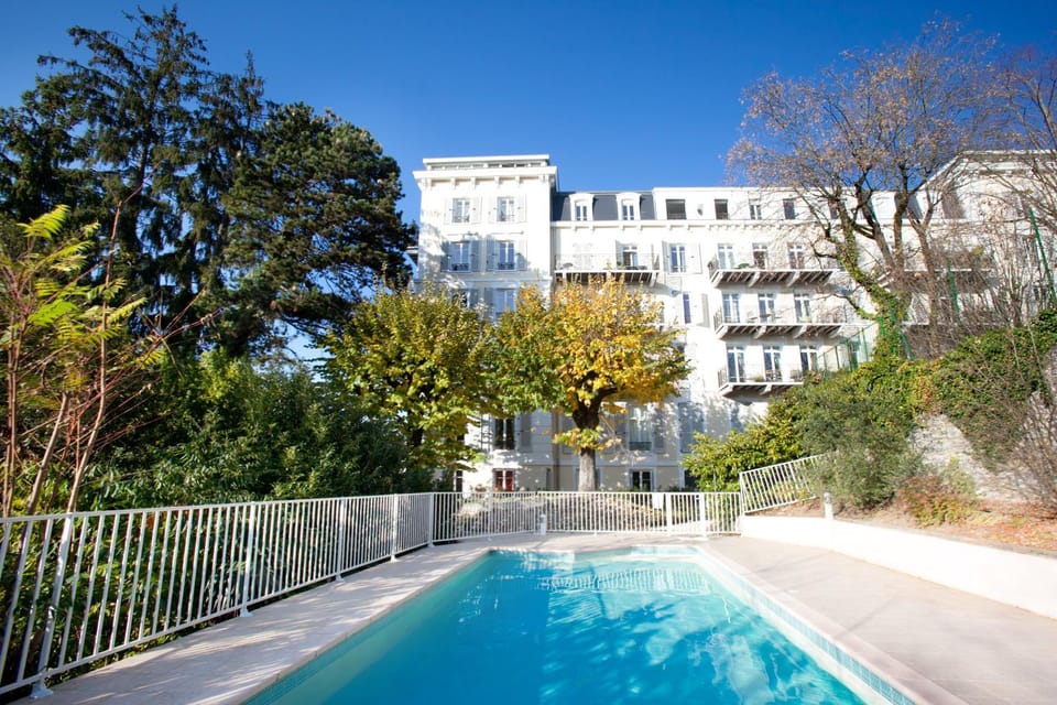 Facade/entrance, Swimming pool