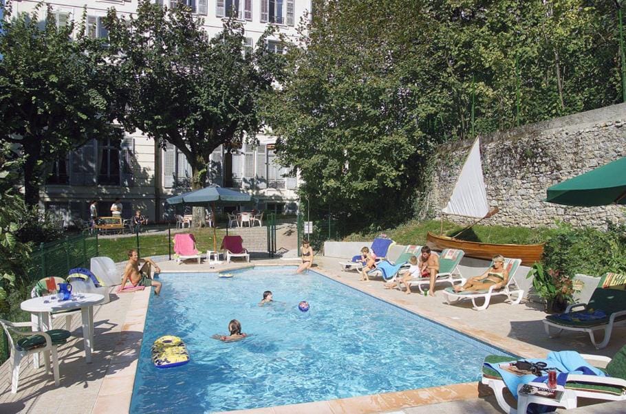 Swimming pool