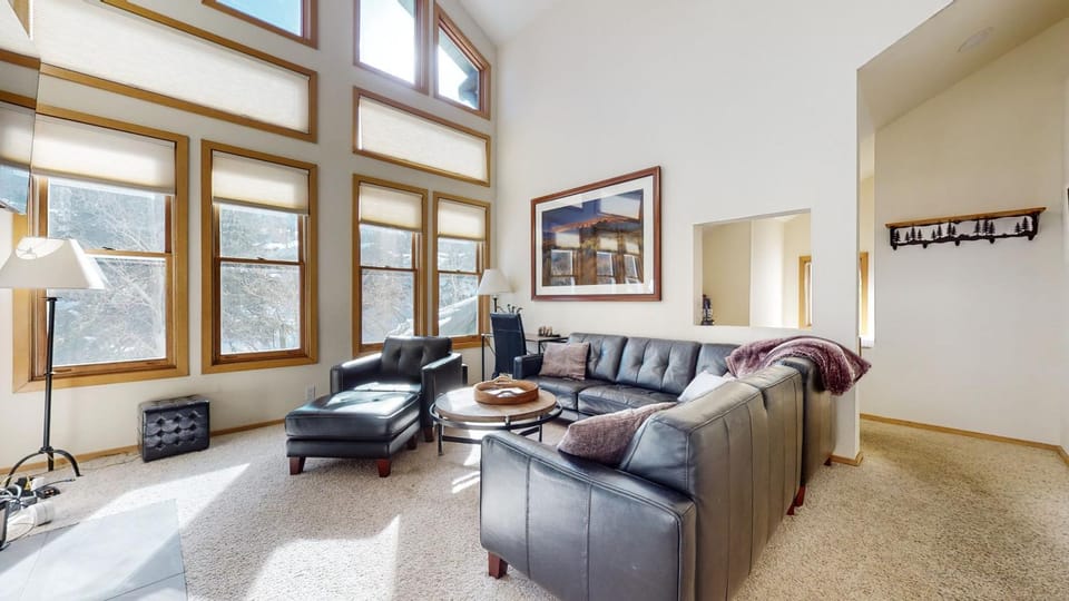 Snowcreek 880 Condo Apartment in Mammoth Lakes