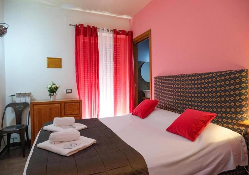 Bed, Balcony/Terrace, Balcony/Terrace, Photo of the whole room, Bedroom, towels