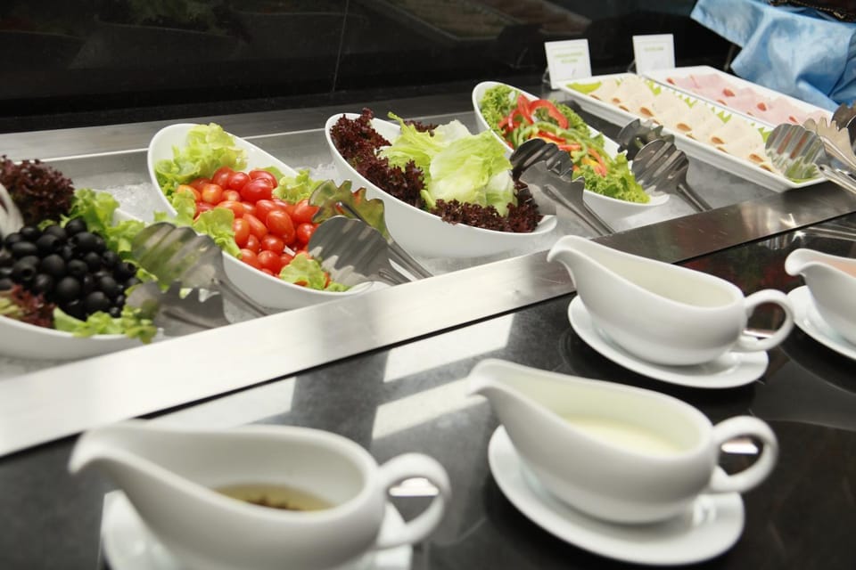 Restaurant/places to eat, Food and drinks