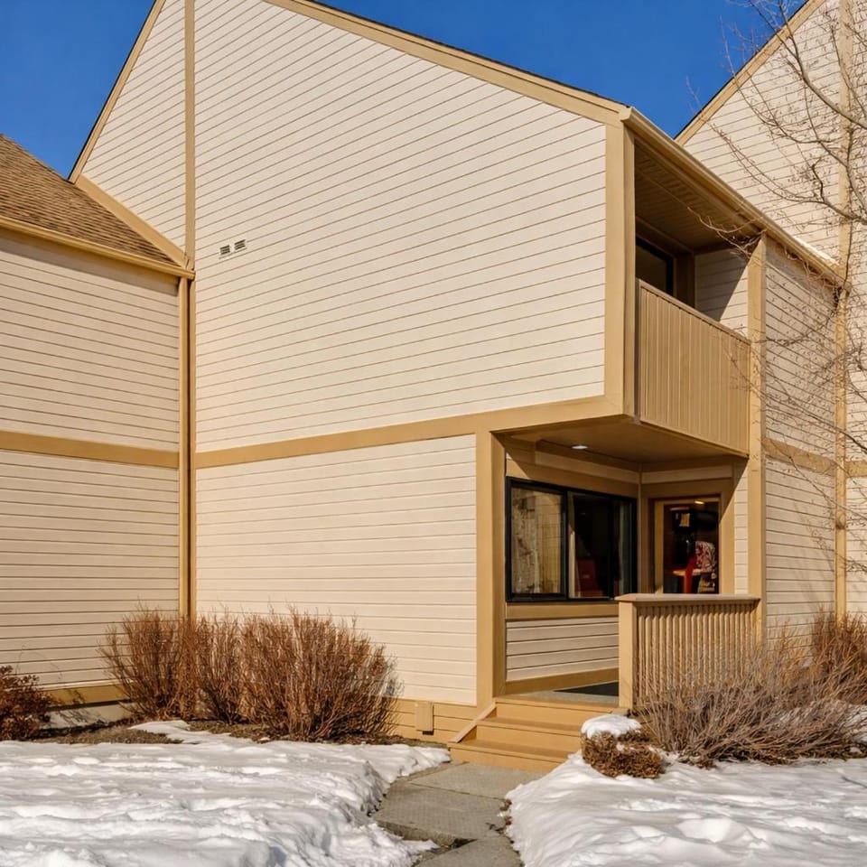 Scandinavian 72 Vantage Condo Apartment in Snyderville