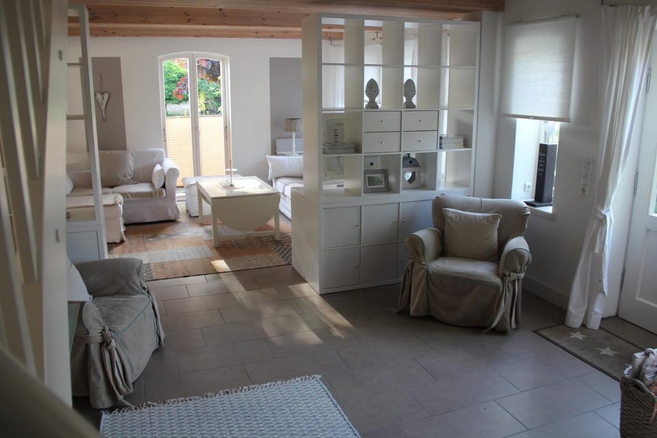 Living room, Photo of the whole room, Seating area