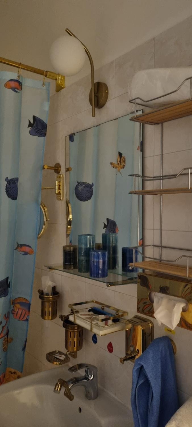 Bathroom, Bath, towels