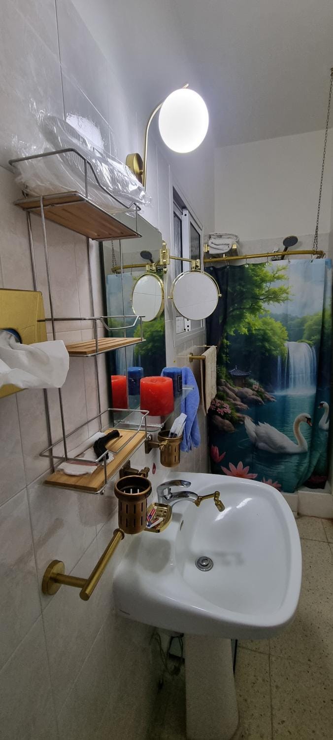 Shower, Bathroom, towels