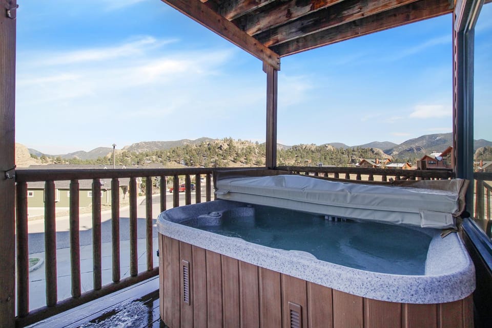 Hot Tub, View (from property/room), Balcony/Terrace