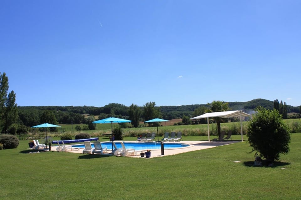Natural landscape, Garden, Garden view, Pool view, Swimming pool, sunbed
