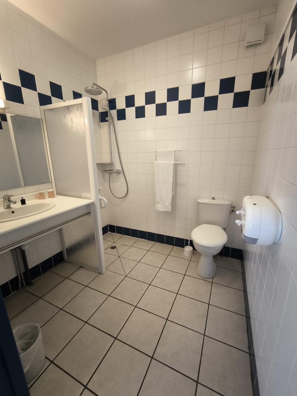 Shower, Toilet, Bathroom
