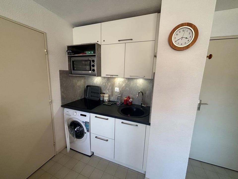 Appartement T2 avec Parking - 900m Plage et Commerces - FR-1-388-95 Apartment in Argeles-sur-Mer