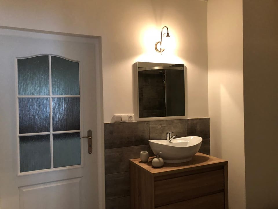 Shower, Bathroom, towels