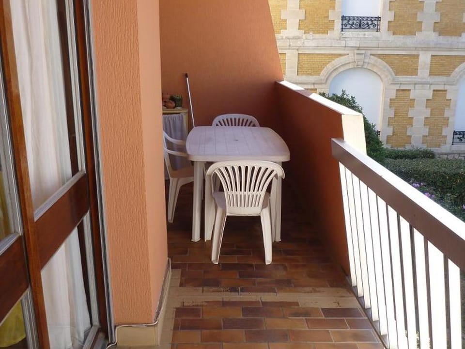 Arcachon: Appartement T2 avec Accès Direct à la Plage, Terrasse et Parking Privé - FR-1-474-59 Apartment in Arcachon