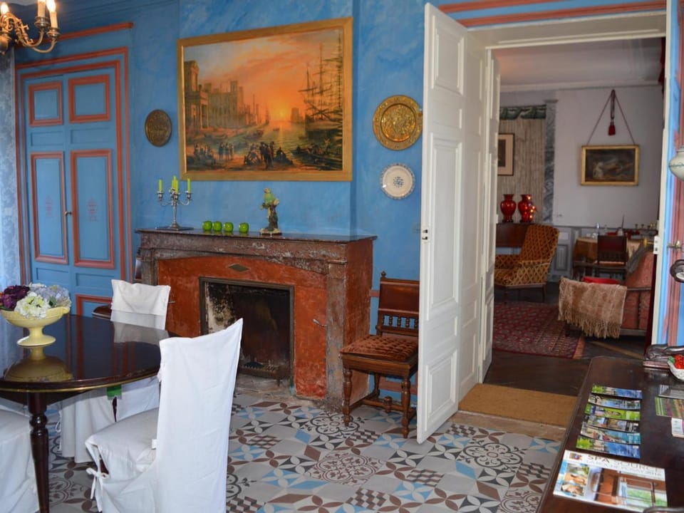 Château Directoire avec Piscine Privée et Jardin - FR-1-381-485 House in Centre-Val de Loire