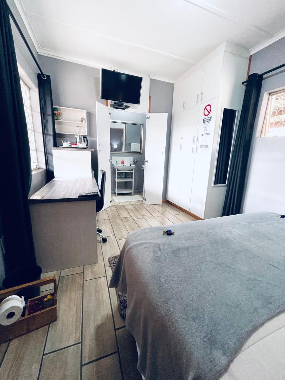 Photo of the whole room